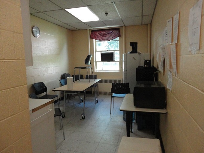 More Photos Of 3-21 Church St, East Hartford Schools For Lease