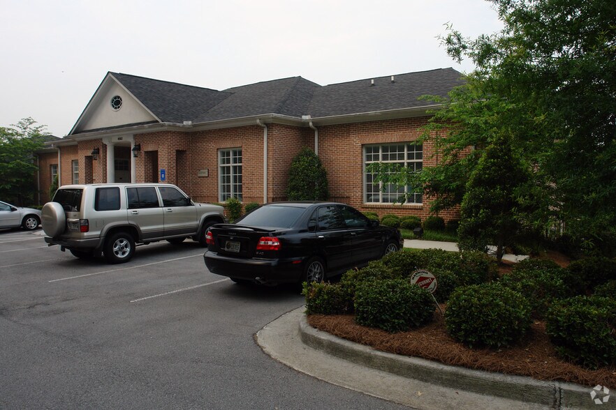 More Photos Of 4562 Lawrenceville Hwy, Lilburn Medical For Lease
