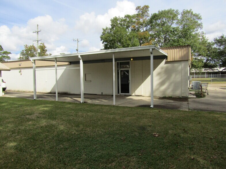 More Photos Of 501 S Lewis St, New Iberia Office For Sale