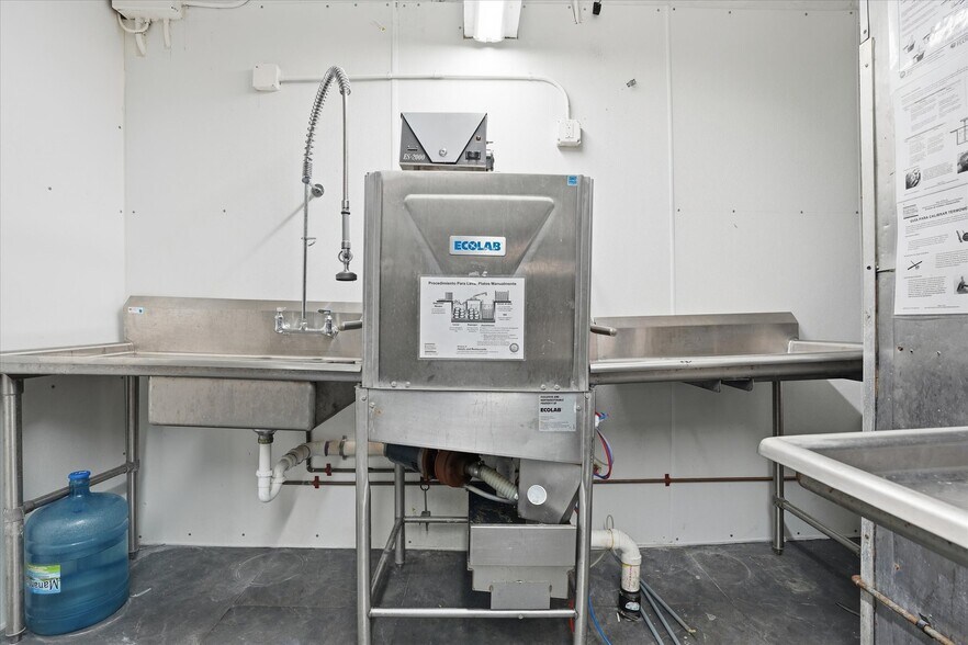 More Photos Of 45 NW 22nd Ave, Miami Restaurant For Sale