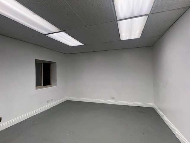 More Photos Of 2309-2313 W Victory Blvd, Burbank Storefront Retail Office For Lease