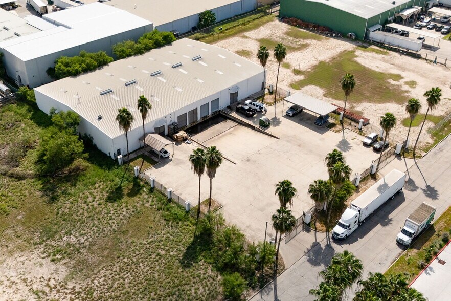 More Photos Of 6501 S 28th St, McAllen Warehouse For Lease