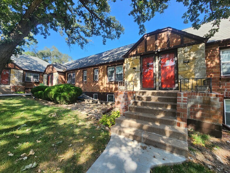 More Photos Of 816 N 36th St, Omaha Apartments For Sale