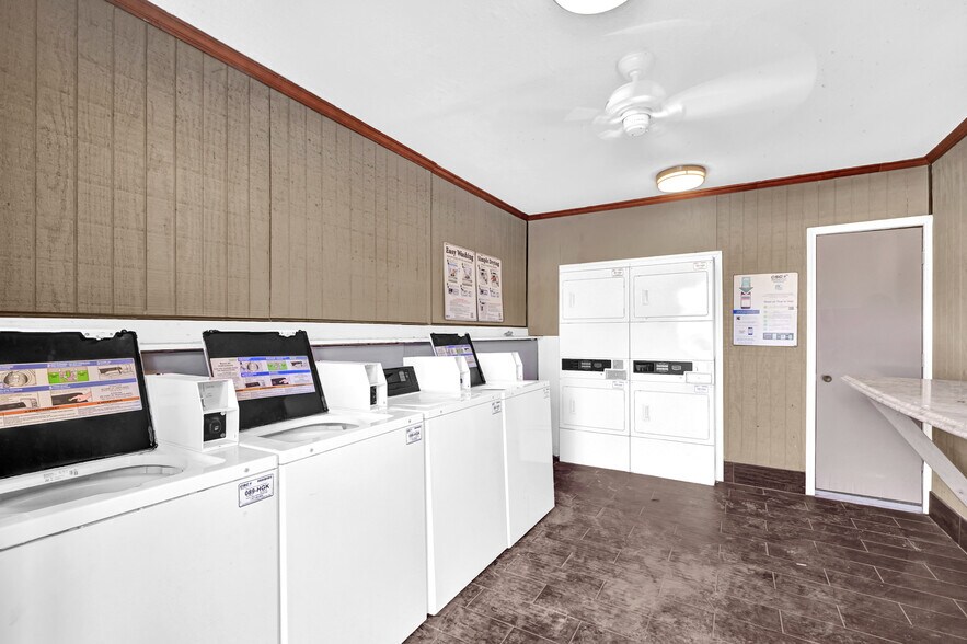 More Photos Of 6205 Jackson Rd, Hitchcock Apartments For Sale