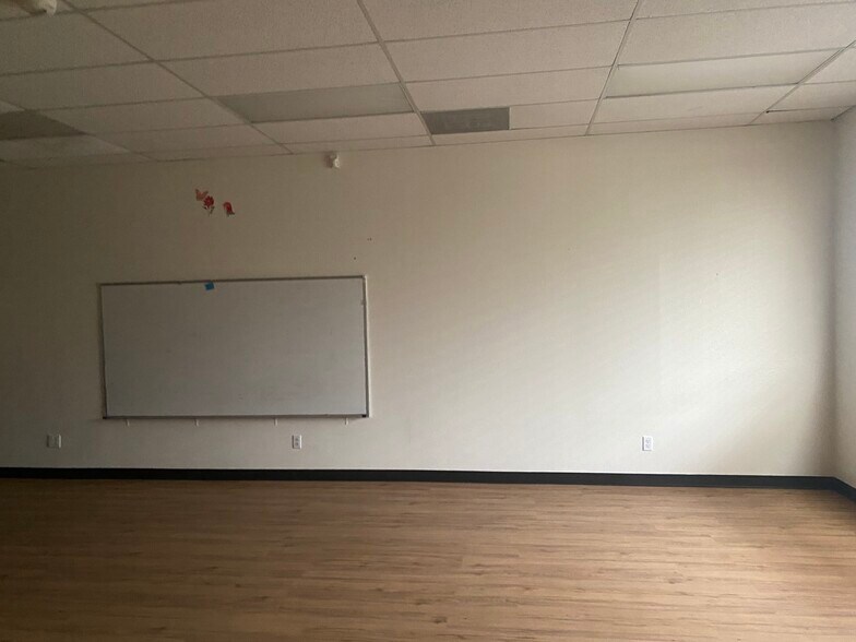 More Photos Of 630 W 17th Pl, Tempe Schools For Lease