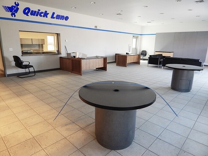 More Photos Of 2106 Highway 95, Bullhead City Auto Dealership For Sale