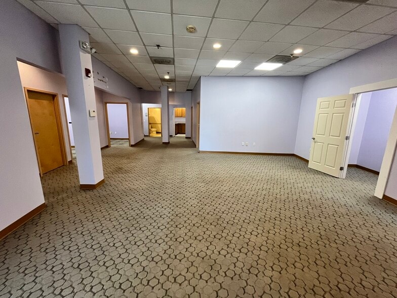 More Photos Of 18 Dartmouth St, Malden Storefront Retail Office For Lease