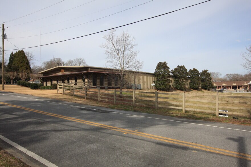 More Photos Of 212 Church st, Rockmart Specialty For Sale