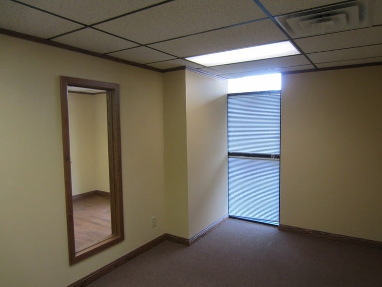More Photos Of 5335-5337 S Campbell Ave, Springfield Office For Lease