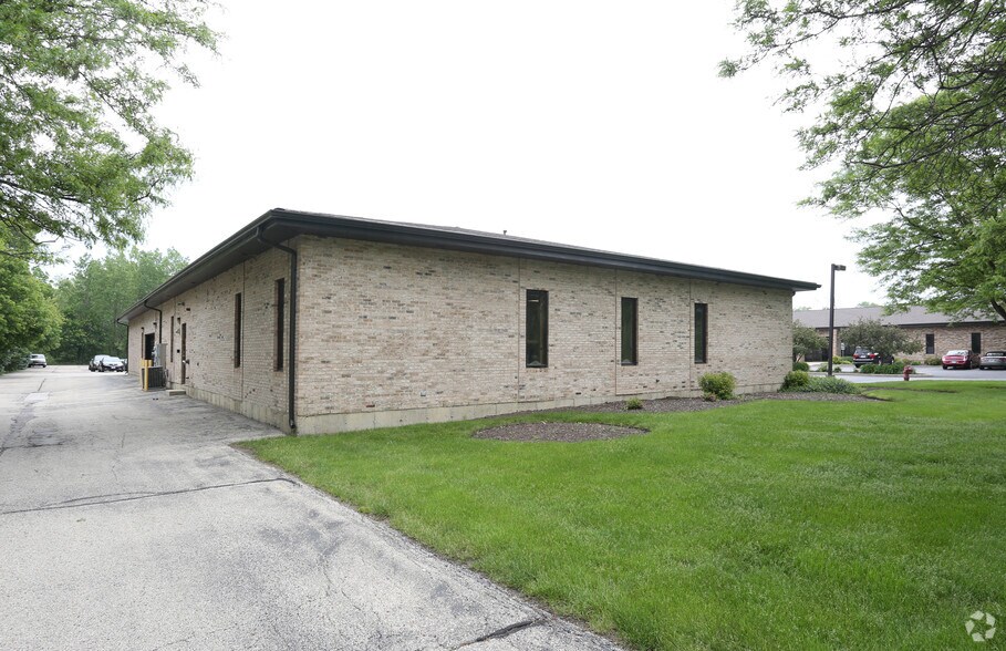 More Photos Of 850 W Bartlett Rd, Bartlett Medical For Sale