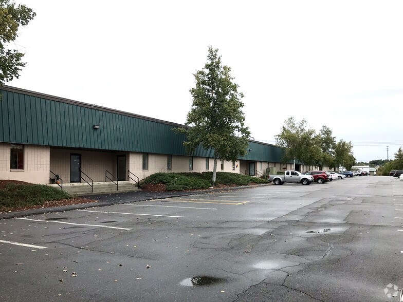 More Photos Of 444 E Industrial Park Dr, Manchester Manufacturing For Lease
