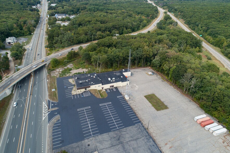 More Photos Of 1320 Eddie Dowling Hwy, Lincoln Showroom For Sale