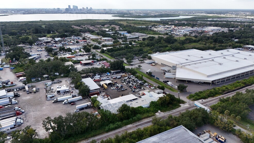 More Photos Of 5113 S 16th Ave, Tampa Warehouse For Sale