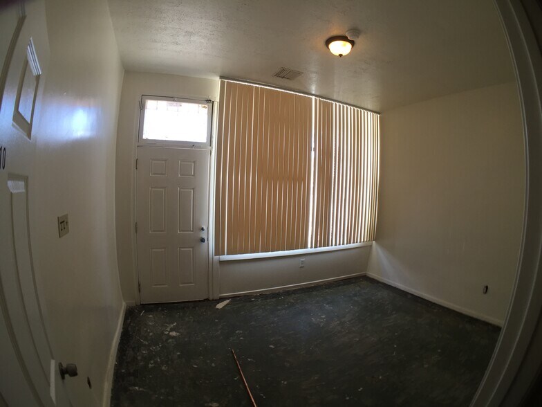 More Photos Of 7406-7408 S Western Ave, Los Angeles Office For Sale