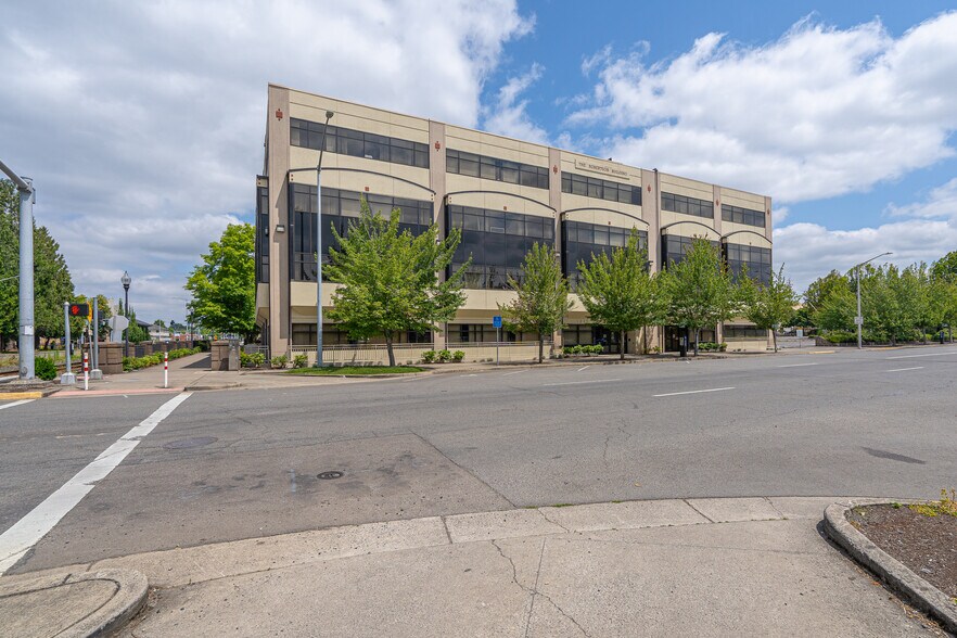 More Photos Of 1241 State St, Salem Office For Sale