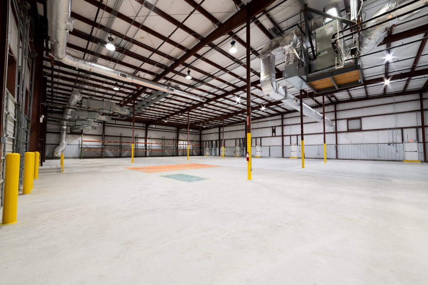 More Photos Of 415 Jessen Ln, Charleston Warehouse For Lease