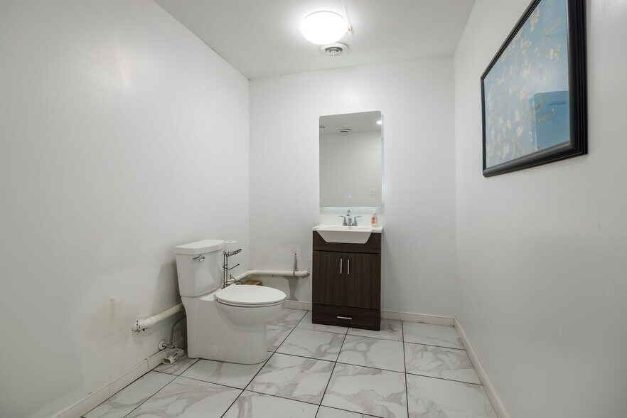 More Photos Of 2825 S Crater Rd, Petersburg Storefront Retail Office For Sale