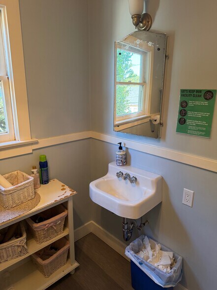 More Photos Of 1421 Palm Dr, Burlingame Religious Facility For Sale