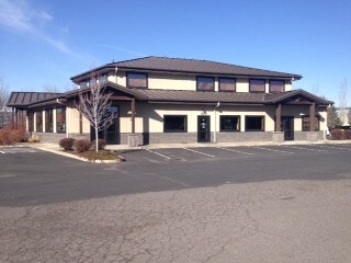 More Photos Of 170 SW Scalehouse Loop, Bend Showroom For Lease