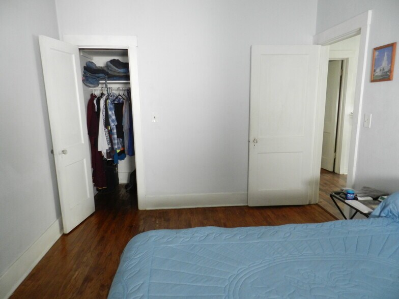 More Photos Of 104 Challis St, Salmon Warehouse For Sale