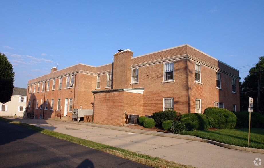 More Photos Of 130-150 Little Falls St, Falls Church Office For Sale