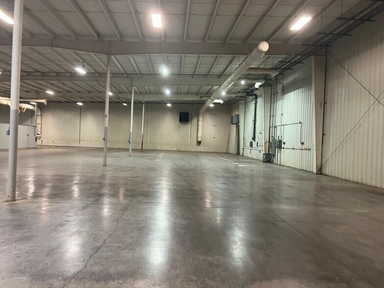 More Photos Of 22425 D St, Winfield Warehouse For Sale