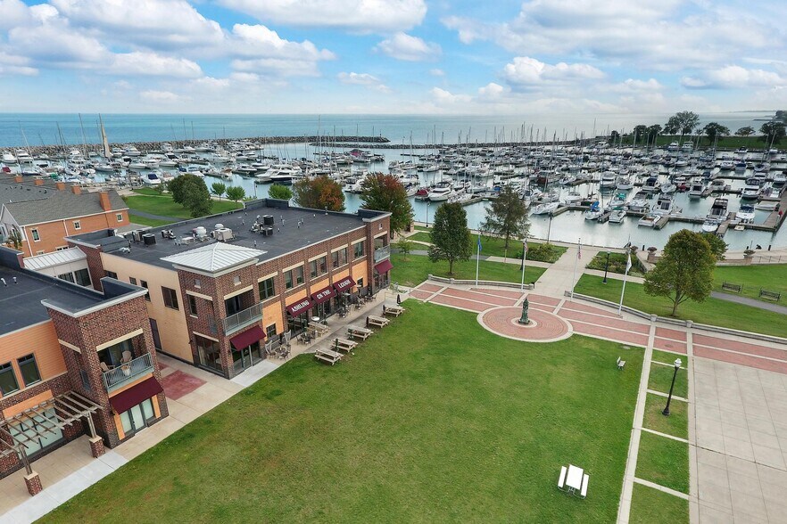 More Photos Of 115-125 56th St, Kenosha Restaurant For Lease