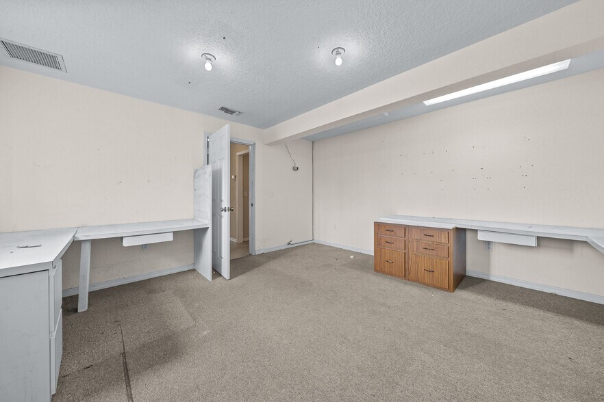 More Photos Of 11641 SW 90th Ter, Ocala Warehouse For Lease