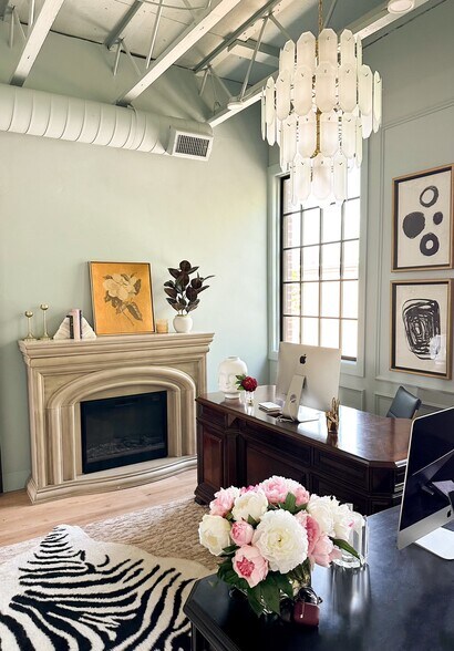 More Photos Of 831 Pioneer Rd, Draper Storefront Retail Residential For Lease