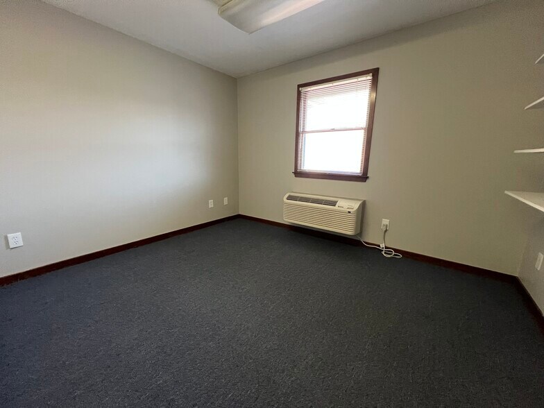 More Photos Of 9402-9420 Towne Square Ave, Blue Ash Office For Lease