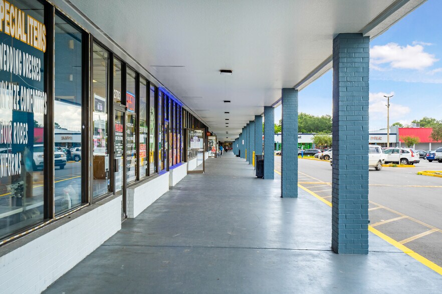 More Photos Of 2625 N Hiawassee Rd, Orlando Storefront For Sale