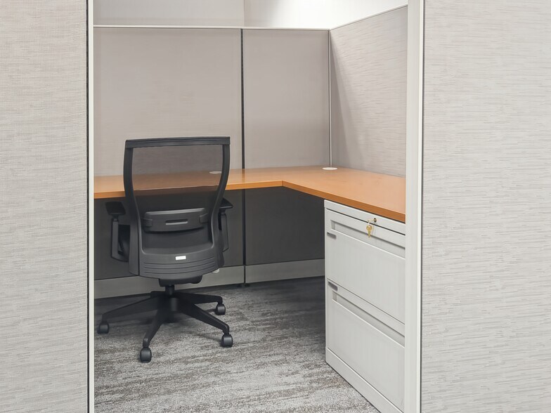 More Photos Of 4150 Belden Village St, Canton Coworking Space