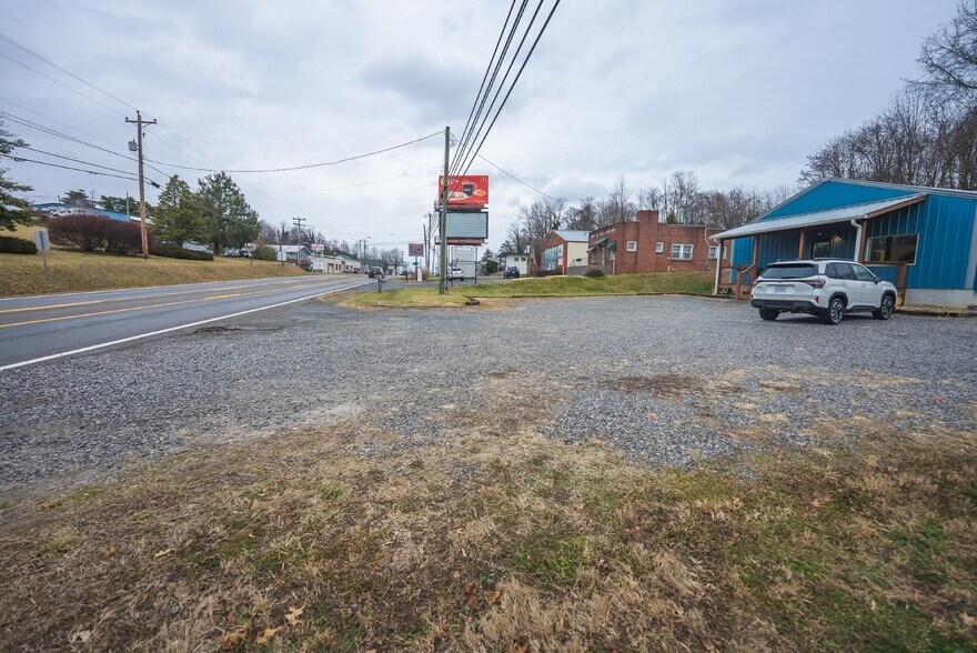 More Photos Of 19462 Lee Hwy, Abingdon General Retail For Sale