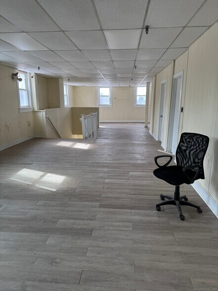 More Photos Of 46 Apel Pl, Manchester Warehouse For Sale