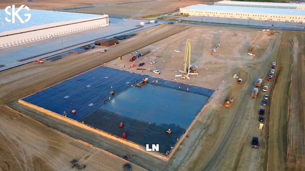 Primary Photo Of 1031 Northway Ln, Laredo Warehouse For Sale