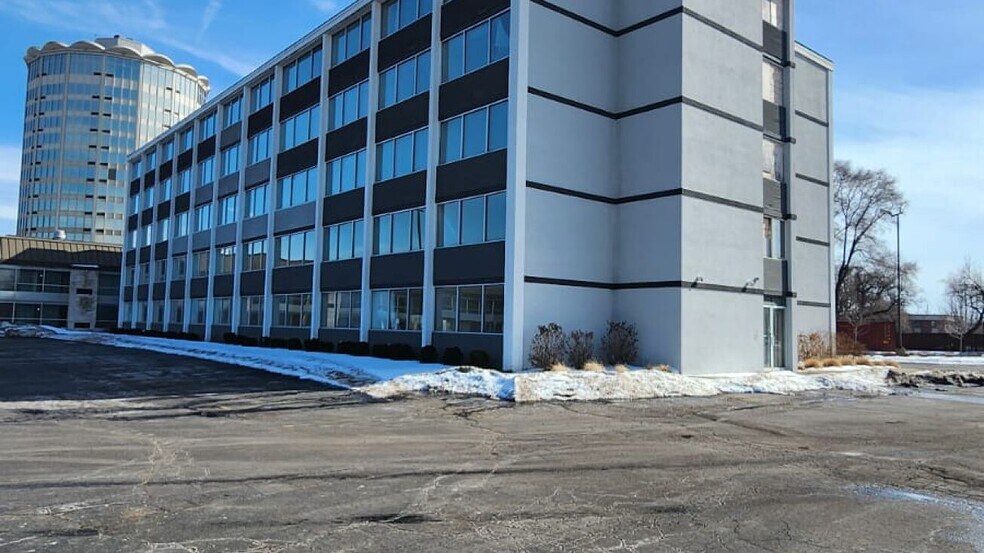 More Photos Of 26030 Franklin rd, Southfield Specialty For Sale