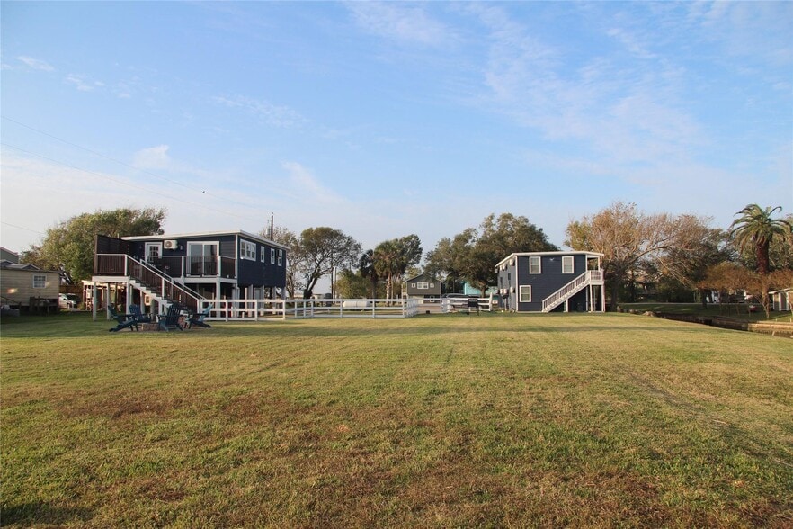 More Photos Of 5202 County Road 469, Brazoria Apartments For Sale
