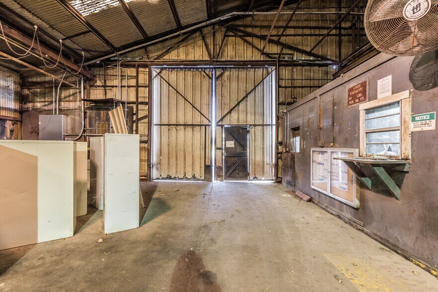 More Photos Of 700 E Texas Ave, Rayne Warehouse For Sale