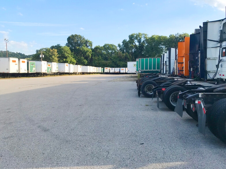 More Photos Of 2950 Grand Ave, Pittsburgh Distribution For Sale