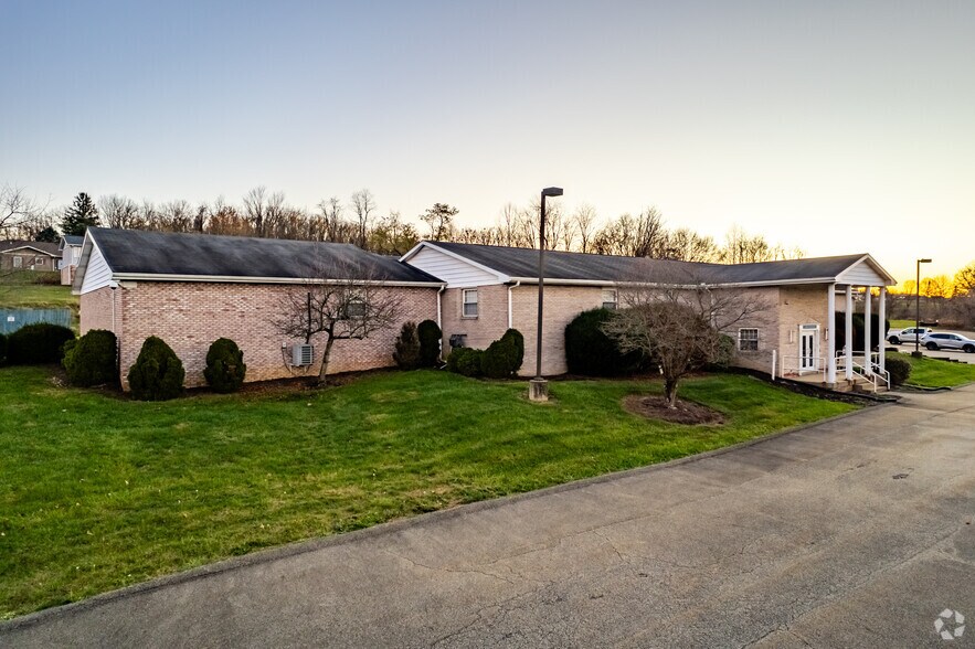 More Photos Of 110 Youngstown Rd, Lemont Furnace Medical For Sale