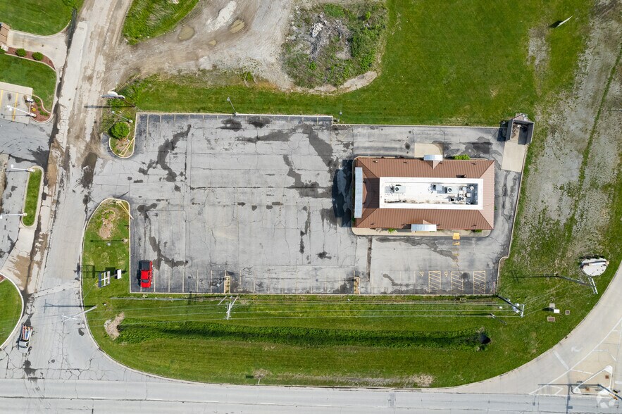 More Photos Of 1551 W Main St, Salem Fast Food For Sale