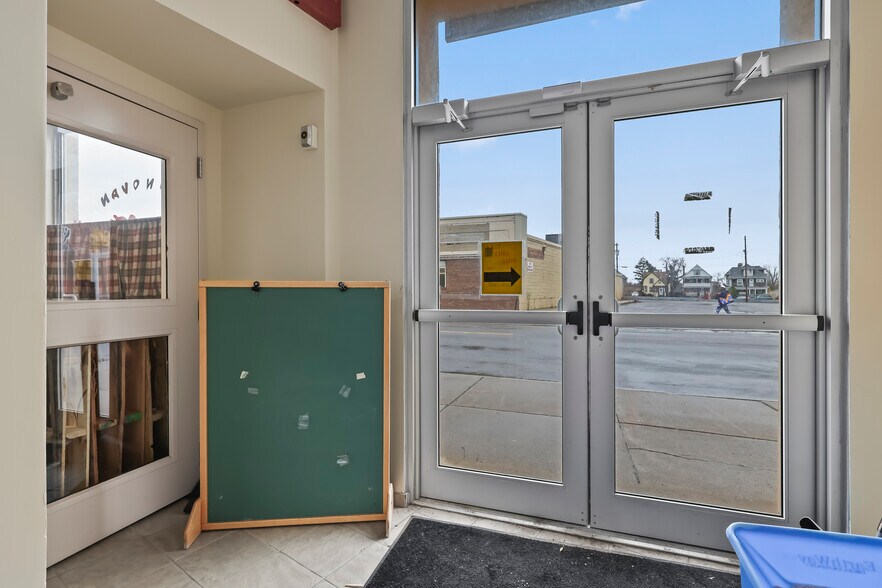 More Photos Of 1631 Main St, Niagara Falls Industrial For Sale