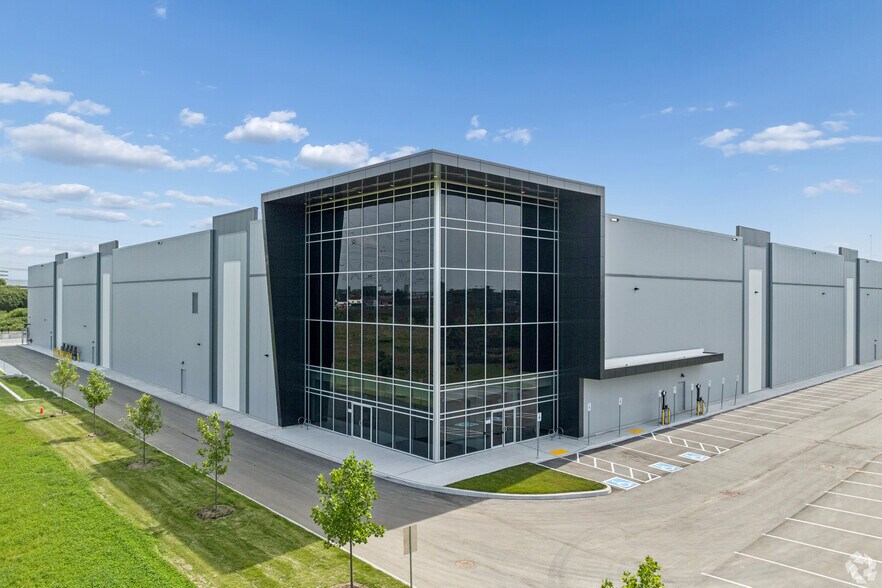More Photos Of 1575 Clements Rd, Pickering Manufacturing For Lease