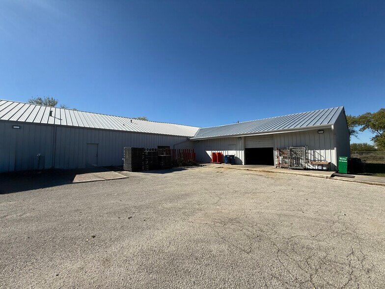 More Photos Of 1910 S Interstate 35, San Marcos Manufacturing For Sale