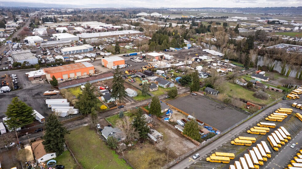 More Photos Of 6350 NE 66th Ave, Portland Flex For Sale