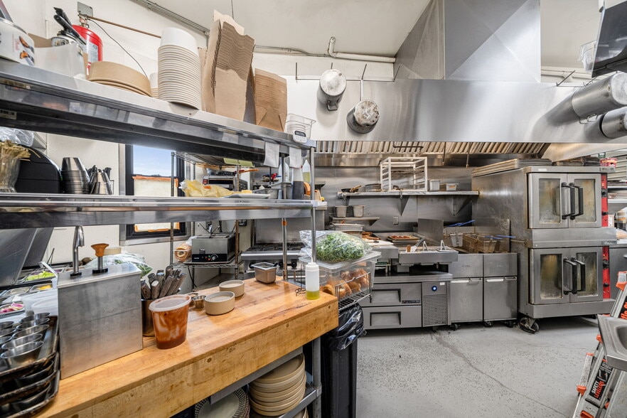 More Photos Of 335 Nieto Ave, Long Beach Restaurant For Sale