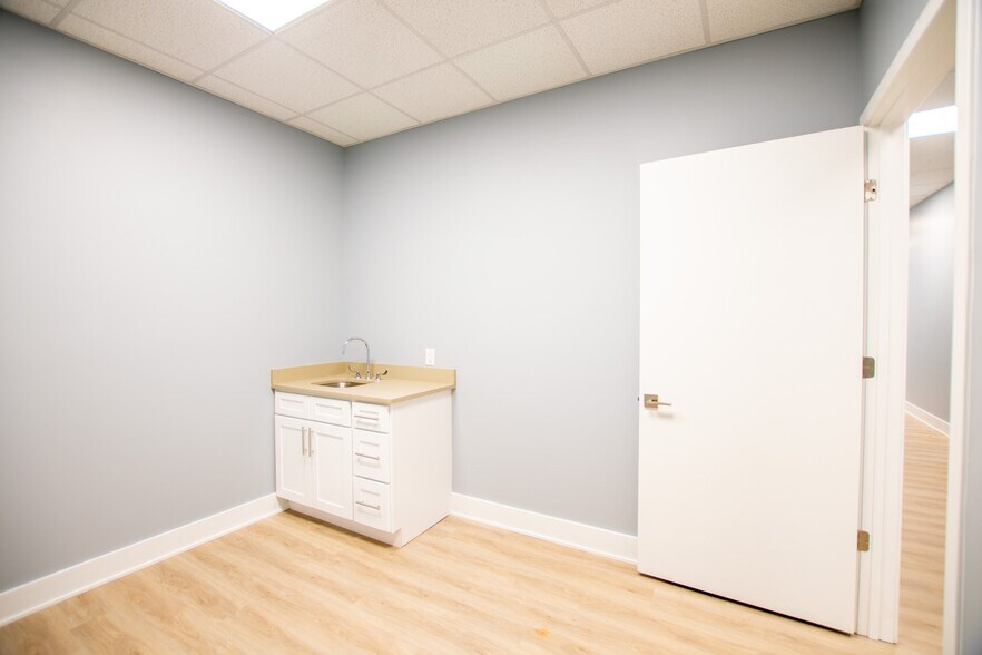 More Photos Of 1420 Point Breeze Ave, Philadelphia Apartments For Lease
