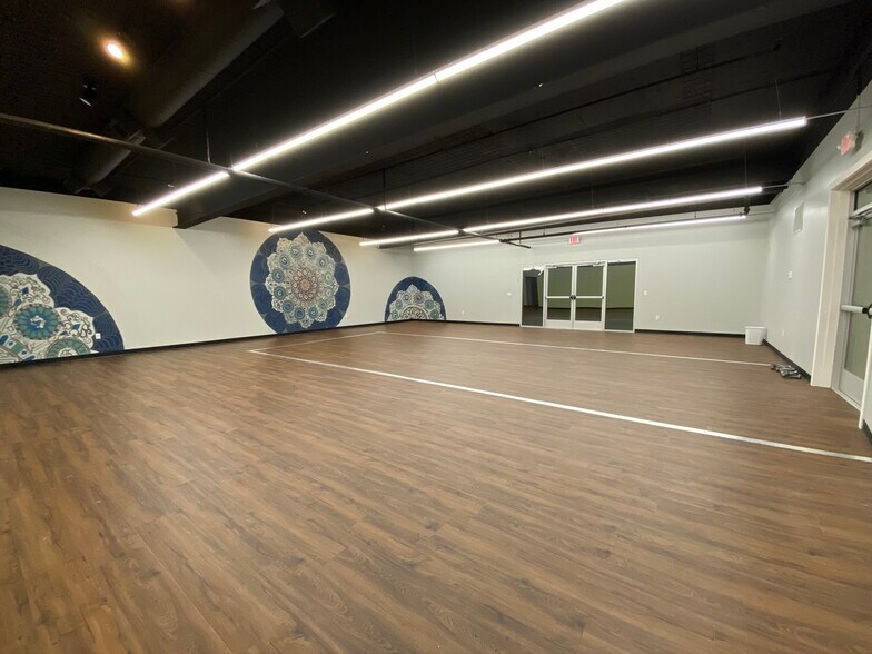 More Photos Of 615 S Front St, Mankato Storefront Retail Office For Lease