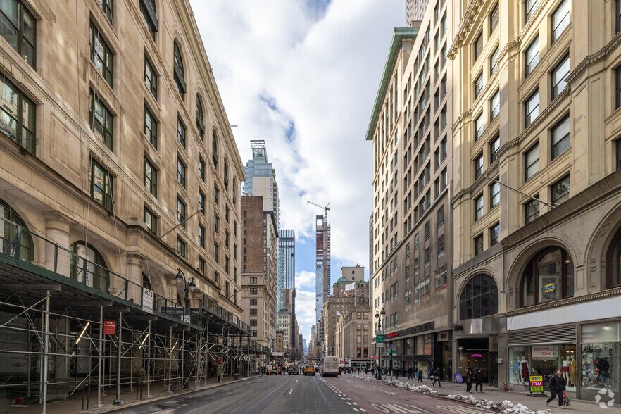 More Photos Of 358 Fifth Ave, New York Office For Lease