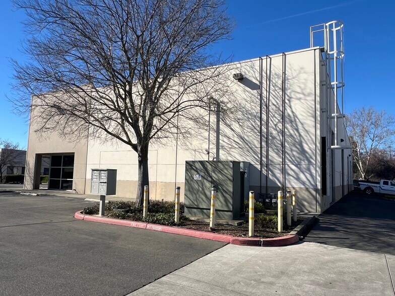 More Photos Of 20 N East St, Woodland Industrial For Lease